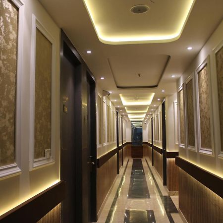 Hotel Gold Stone Kānpur Eksteriør bilde