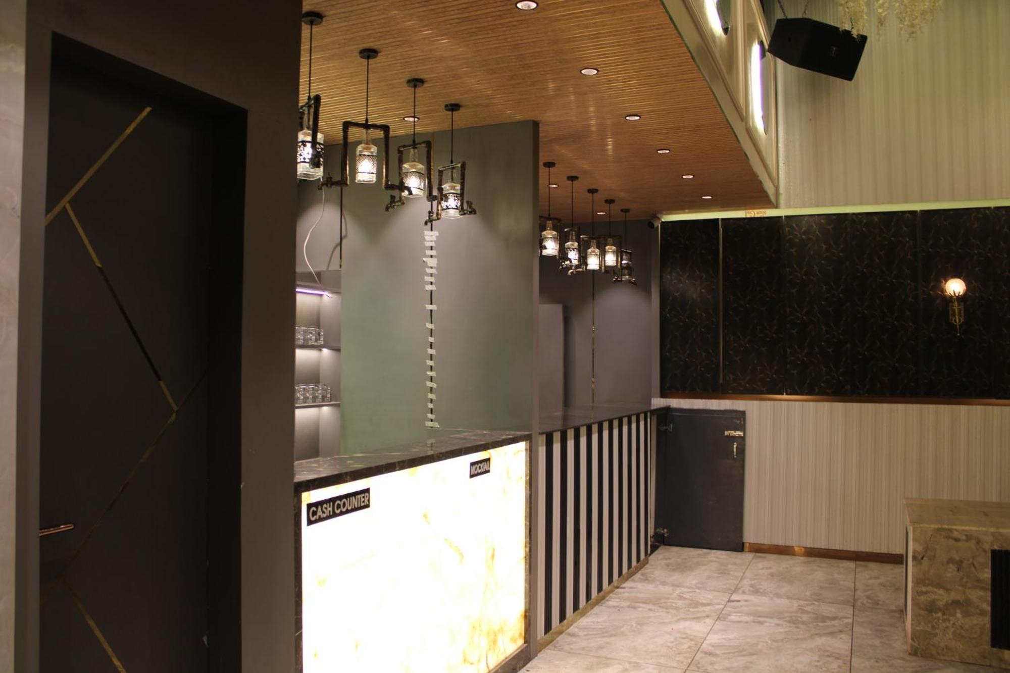 Hotel Gold Stone Kānpur Eksteriør bilde